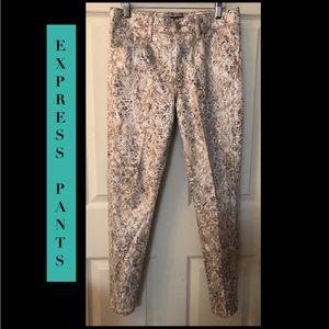 EXPRESS Skinny mid rise pants excellent used condition 💖